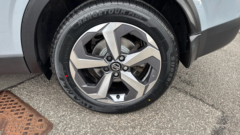 Nissan Qashqai 1.3 DiG-T MH Premiere Edition 5dr Petrol Hatchback